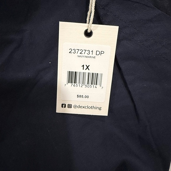 Dex
Plus Eyelet Lace Cropped Pull-On Pants in navy size XL - Picture 8 of 10